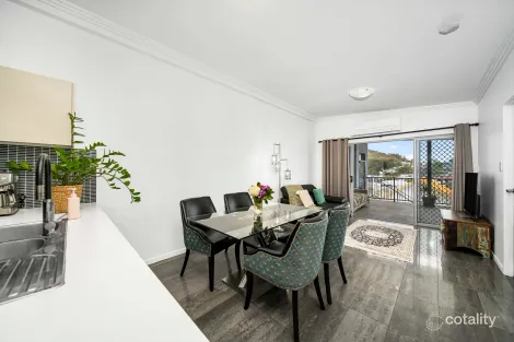 Property photo of 4/82 Grenfell Street Mount Gravatt East QLD 4122