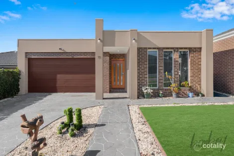 Property photo of 11 Euphoria Street Craigieburn VIC 3064