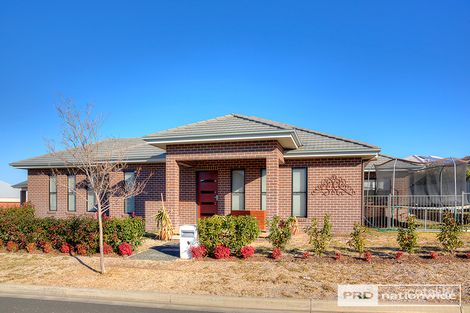 4 Sanctuary Pl, Hillvue, NSW 2340