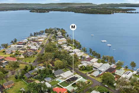 Property photo of 5 Bambury Avenue Summerland Point NSW 2259