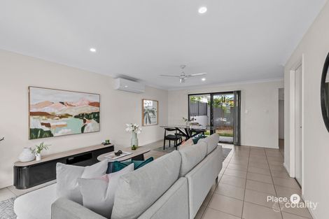Property photo of 28/1 Emerald Place Bridgeman Downs QLD 4035