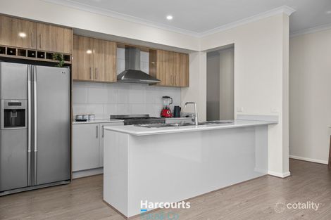 Property photo of 16 Rochford Drive Donnybrook VIC 3064