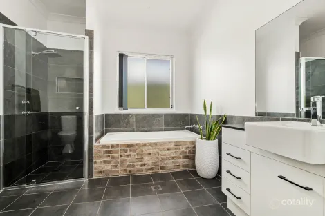Property photo of 48 Gemini Way Narrawallee NSW 2539