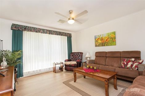 Property photo of 8 Maxine Court Morphett Vale SA 5162