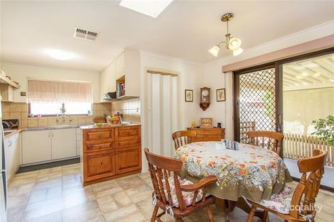 Property photo of 8 Maxine Court Morphett Vale SA 5162
