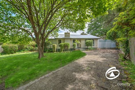 8 Hazeldene Ct, Berwick, VIC 3806