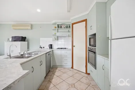 Property photo of 7 Paradine Way Morphett Vale SA 5162