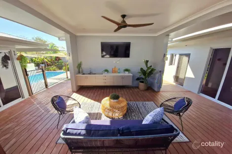 Property photo of 19 Holbourne Street Bushland Beach QLD 4818