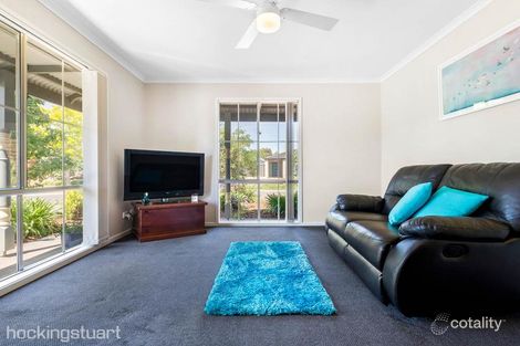 Property photo of 4 Maclarens Close Manor Lakes VIC 3024