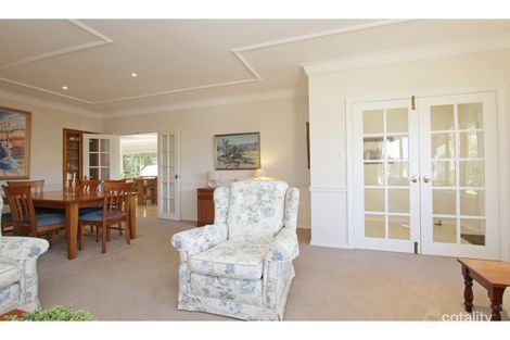 Property photo of 11 Riverway Applecross WA 6153