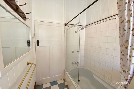 Property photo of 99 Pine Street Wynnum QLD 4178