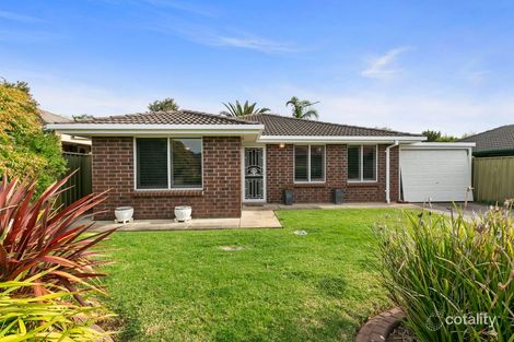 18 Champagne Cres, Woodcroft, SA 5162
