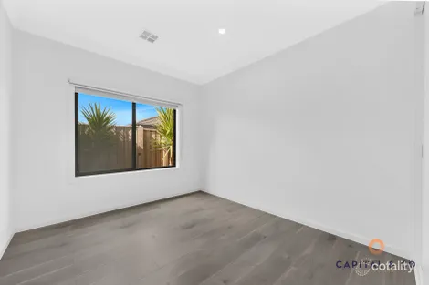 Property photo of 3 Straun Road Mickleham VIC 3064