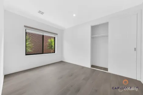 Property photo of 3 Straun Road Mickleham VIC 3064