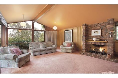 Property photo of 2 Gem Close Ringwood VIC 3134