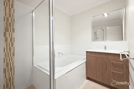 Property photo of 2/34 Carlin Street Glenvale QLD 4350
