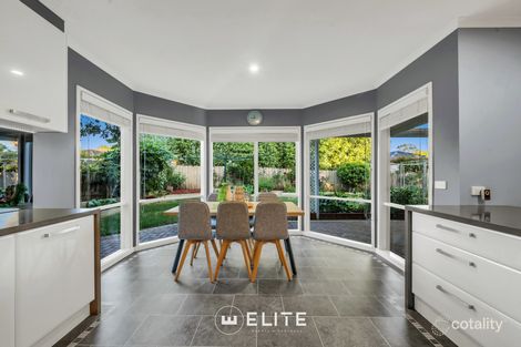Property photo of 18 Jerilderie Drive Berwick VIC 3806