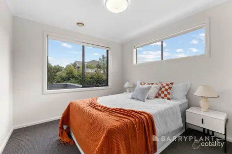 Property photo of 13 Vista Circuit Westmeadows VIC 3049