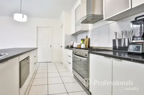 Property photo of 10 Barraclough Way Mildura VIC 3500