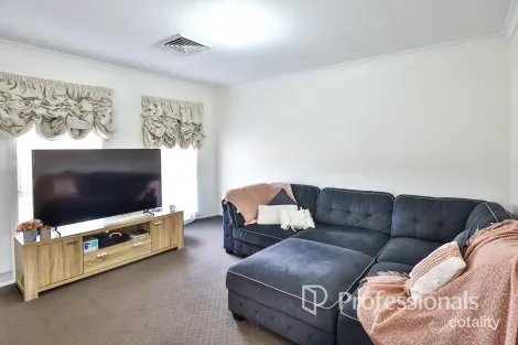 Property photo of 10 Barraclough Way Mildura VIC 3500