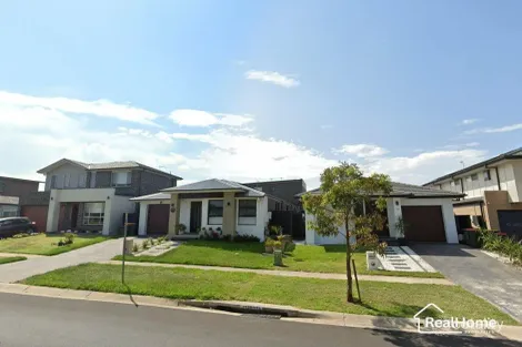 13a April Cres, Grantham Farm, NSW 2765