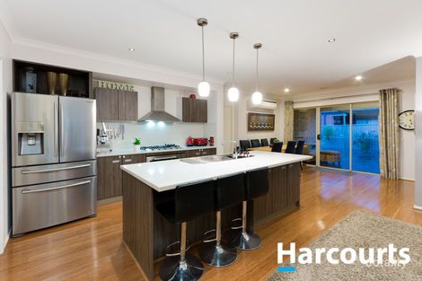 Property photo of 10 Pipetrack Circuit Cranbourne East VIC 3977