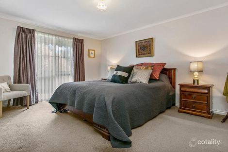 Property photo of 2 Winterborne Rise Kennington VIC 3550