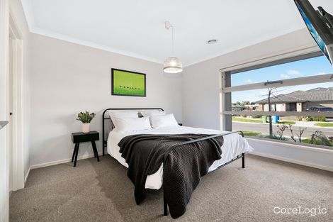Property photo of 11 Timble Way Clyde North VIC 3978