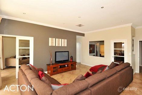 Property photo of 18 Bookleaf Loop Halls Head WA 6210