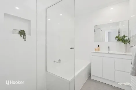 Property photo of 10 Bennelong Court Golden Grove SA 5125