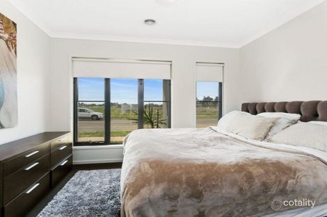 Property photo of 5 Silver Wattle Road Mount Duneed VIC 3217