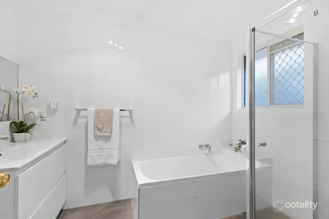 Property photo of 28 Invermore Street Mount Gravatt East QLD 4122