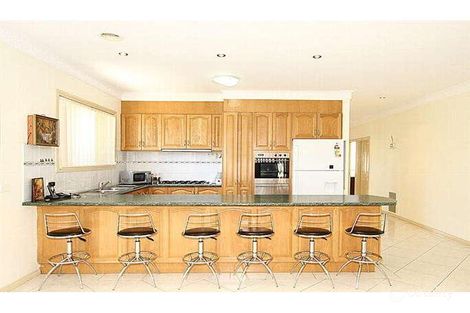 Property photo of 35 Limpopa Square Roxburgh Park VIC 3064