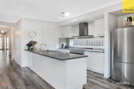 Property photo of 21 Riviera Drive Hillside VIC 3037