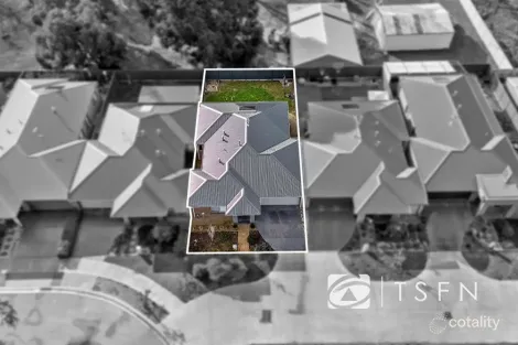 Property photo of 17 Bradfield Loop Strathfieldsaye VIC 3551