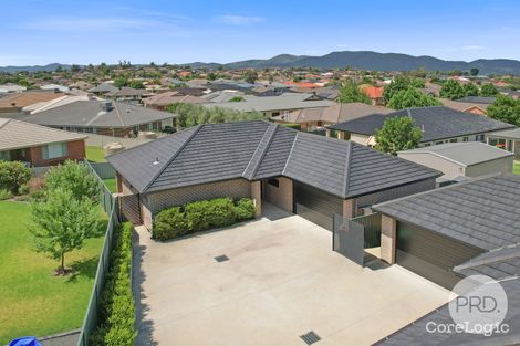 Property photo of 2/7 Gabriella Way Hillvue NSW 2340