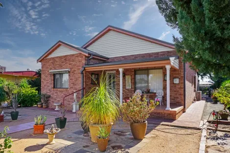 Property photo of 71 Cassin Street Wyalong NSW 2671