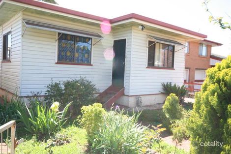 1 Cathro St, Rockville, QLD 4350