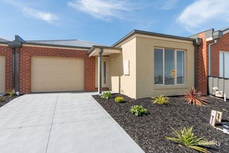 27 Havana Pde, Pakenham, VIC 3810