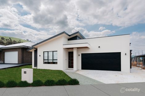 8 Edwin Oribin St, Taylor, ACT 2913
