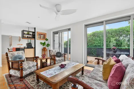 Property photo of 10 Henderson Street Garran ACT 2605