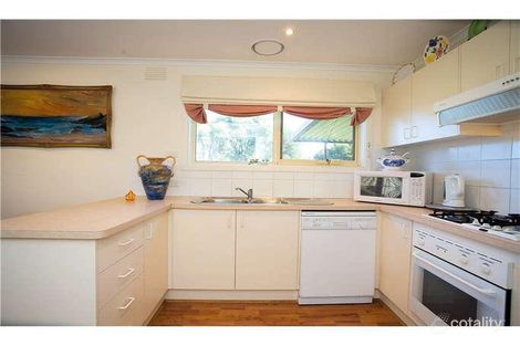 Property photo of 46 Tarongo Drive Aspendale VIC 3195