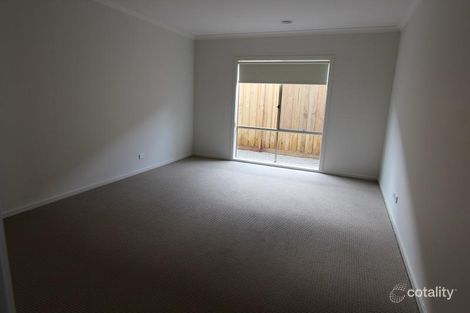 10 Anvil Way, Clyde North, VIC 3978