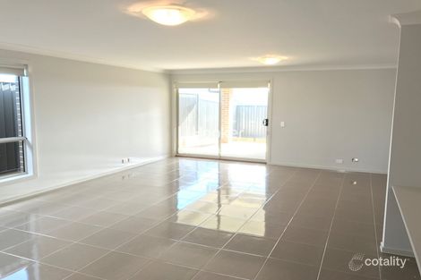 Property photo of 15 Milton Circuit Oran Park NSW 2570