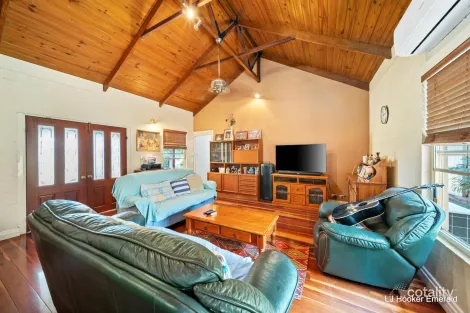 Property photo of 4 Martin Place Emerald QLD 4720