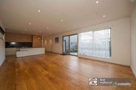 Property photo of 1/16 Paul Avenue Box Hill North VIC 3129