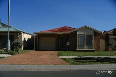 13 Somercotes Ct, Wattle Grove, NSW 2173