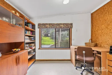 Property photo of 7 Daphne Crescent Hurstbridge VIC 3099
