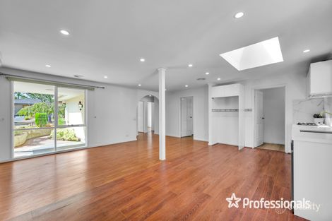 Property photo of 10 Bowen Court Berwick VIC 3806