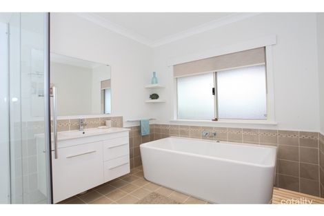 14 Dunham Glen, Wooroloo, WA 6558